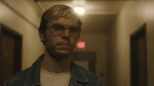 Dahmer – Monster: The Jeffrey Dahmer Story S1 E1